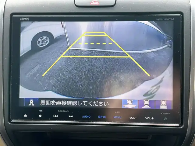 ホンダ フリード G ホンダセンシング 東京都 2017(平29)年 4.9万km ルナシルバーM 純正ナビ（VXM-185VFNi）/フルセグTV/CD/DVD/FM/AM/MusicRack/VTR/AUX/HDMI//追突軽減ブレーキ/追従機能付アダプティブクルーズコントロール/車線維持支援システム/誤発進抑制機能/純正ETC/バックカメラ/オートサイドステップ/アドバンスルームミラー/コーナリングライト/後席会話/両側パワースライドドア/本革巻きステアリング/ステアリングスイッチ/アイドリングストップ/ウィンカーミラー/プッシュスタート/スペアキー/スマートキー/純正フロアマット/LEDヘッドライト/取扱説明書/保証書