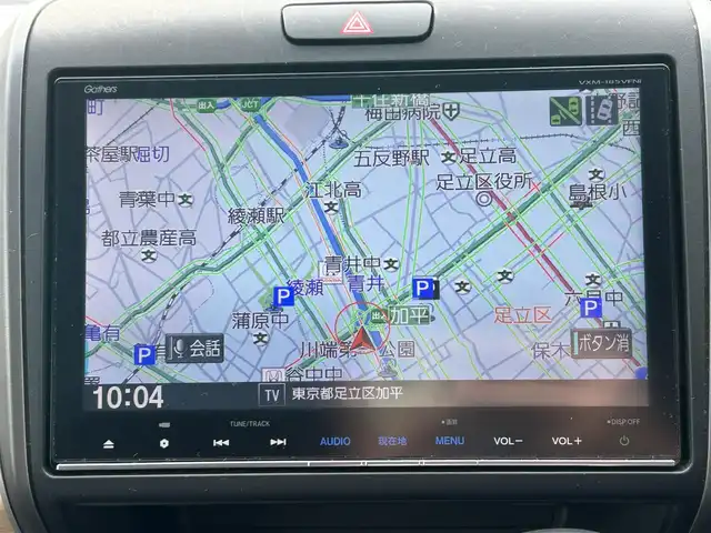 ホンダ フリード G ホンダセンシング 東京都 2017(平29)年 4.9万km ルナシルバーM 純正ナビ（VXM-185VFNi）/フルセグTV/CD/DVD/FM/AM/MusicRack/VTR/AUX/HDMI//追突軽減ブレーキ/追従機能付アダプティブクルーズコントロール/車線維持支援システム/誤発進抑制機能/純正ETC/バックカメラ/オートサイドステップ/アドバンスルームミラー/コーナリングライト/後席会話/両側パワースライドドア/本革巻きステアリング/ステアリングスイッチ/アイドリングストップ/ウィンカーミラー/プッシュスタート/スペアキー/スマートキー/純正フロアマット/LEDヘッドライト/取扱説明書/保証書