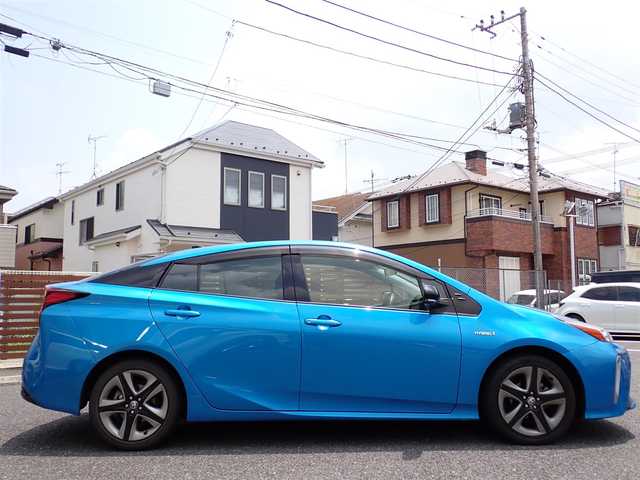 トヨタ プリウス S ツーリングセレクション 千葉県 2019(令1)年 8.1万km ブルーM 純正9インチナビゲーション/・Bluetooth/CD/DVD/AM/FM/フルセグTV/バックカメラ/ビルトインETC/シートヒーター/合皮レザーシート/Toyota Safety Sense/・プリクラッシュセーフティ/・レーンディパーチャーアラート/・オートマチックハイビーム/・レーダークルーズコントロール/ステアリングスイッチ/プッシュスタート/スマートキー2本/LEDヘッドライト/オートライト/フォグライト/ウィンカーミラー/電動格納ミラー/純正フロアマット/ドアバイザー/取扱説明書/保証書