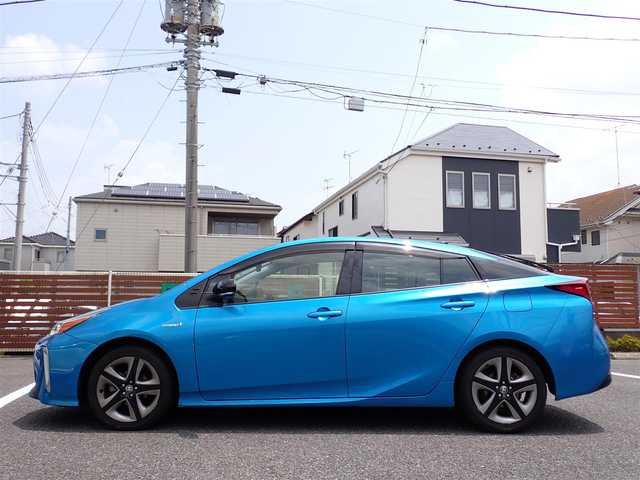 トヨタ プリウス S ツーリングセレクション 千葉県 2019(令1)年 8.1万km ブルーM 純正9インチナビゲーション/・Bluetooth/CD/DVD/AM/FM/フルセグTV/バックカメラ/ビルトインETC/シートヒーター/合皮レザーシート/Toyota Safety Sense/・プリクラッシュセーフティ/・レーンディパーチャーアラート/・オートマチックハイビーム/・レーダークルーズコントロール/ステアリングスイッチ/プッシュスタート/スマートキー2本/LEDヘッドライト/オートライト/フォグライト/ウィンカーミラー/電動格納ミラー/純正フロアマット/ドアバイザー/取扱説明書/保証書