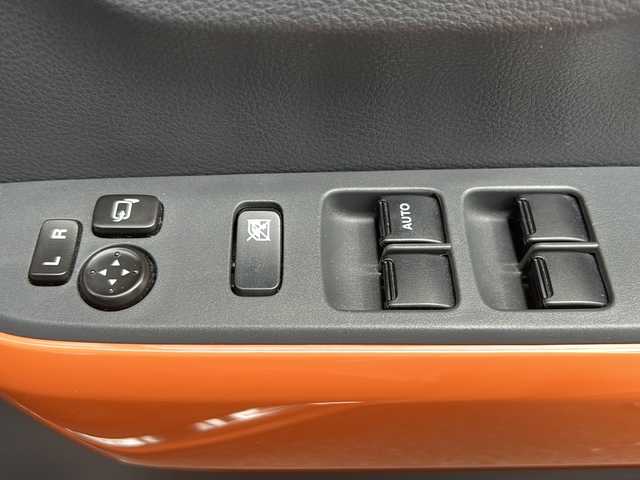 マツダ フレア クロスオーバー XS 富山県 2014(平26)年 6.4万km パッションオレンジ ホワイト2トーン ４ＷＤ/純正ＫＥＮＷＯＯＤメモリナビ/【フルセグＴＶ/ＣＤ/ＤＶＤ/Ｂｌｕｅｔｏｏｔｈ】/ＥＴＣ/純正１５インチＡＷ/運転席シートヒーター/純正フロアマット/ルーフレール/横滑り防止機能/グリップコントロール/ヒルディセントコントロール/レーダーブレーキサポート/フォグランプ/ドアバイザー/社外14インチAWスタッドレス積み込み/取扱説明書/保証書/ナビ取扱説明書