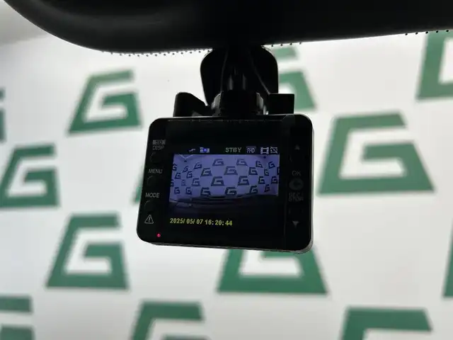 三菱 アウトランダー ＰＨＥＶ G Limited Edition 鹿児島県 2017(平29)年 4.9万km クールシルバーM/アメジストブラック 社外ナビ（GCX777W）/バックカメラ/ワンセグTV/前後ドライブレコーダー（WDT510）/ビルトインETC/パドルシフト/ステアリングヒーター/運転席パワーシート/前席ベンチレーター/前席シートヒーター/ハーフレザーシート/レーダークルーズコントロール/レーンキープアシスト/電動パーキングブレーキ/純正ドアバイザー/純正アルミホイール/社外フロアマット/LEDヘッドライト/フォグランプ/ステップガード