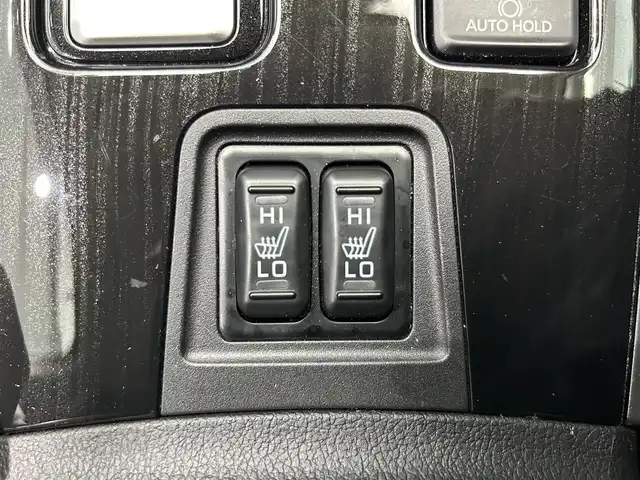 三菱 アウトランダー ＰＨＥＶ G Limited Edition 鹿児島県 2017(平29)年 4.9万km クールシルバーM/アメジストブラック 社外ナビ（GCX777W）/バックカメラ/ワンセグTV/前後ドライブレコーダー（WDT510）/ビルトインETC/パドルシフト/ステアリングヒーター/運転席パワーシート/前席ベンチレーター/前席シートヒーター/ハーフレザーシート/レーダークルーズコントロール/レーンキープアシスト/電動パーキングブレーキ/純正ドアバイザー/純正アルミホイール/社外フロアマット/LEDヘッドライト/フォグランプ/ステップガード