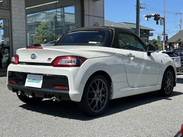 トヨタ コペン GRスポーツ 奈良県 2022(令4)年 0.5万km パールホワイトⅢ 純正ナビ/BT/TV/CD/SD/バックカメラ/ETC/BBS16インチAW/GR純正(MOMOステアリング/レカロシート/フロアマット)/パドルシフト/ドライブレコーダー/シートヒーター/LEDオートライト