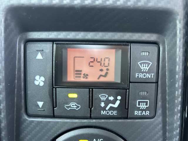 トヨタ コペン GRスポーツ 奈良県 2022(令4)年 0.5万km パールホワイトⅢ 純正ナビ/BT/TV/CD/SD/バックカメラ/ETC/BBS16インチAW/GR純正(MOMOステアリング/レカロシート/フロアマット)/パドルシフト/ドライブレコーダー/シートヒーター/LEDオートライト