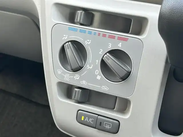 ダイハツ ミラ イース X SAⅢ 群馬県 2019(令1)年 1.1万km ホワイト 純正オーディオ/FM・AM・CD・AUX/LEDヘッドライト/電動格納ミラー/横滑り防止装置/衝突軽減ブレーキ/アイドリングストップ/オートハイビーム/前後コーナーセンサー/取扱説明書/リモコンキー
