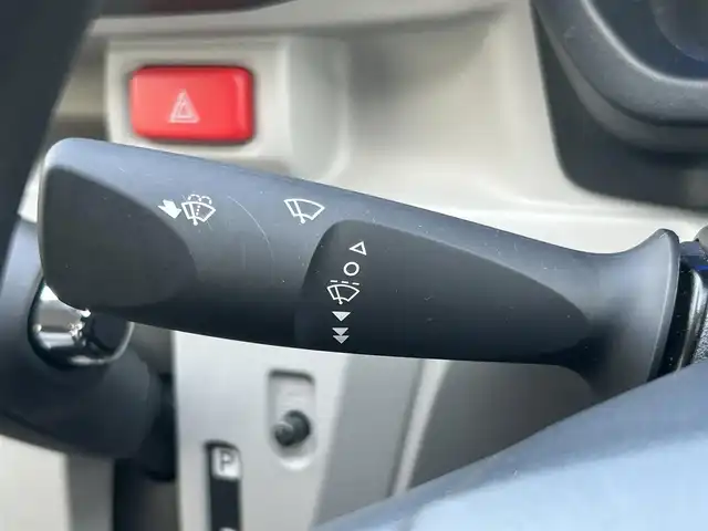 ダイハツ ミラ イース X SAⅢ 群馬県 2019(令1)年 1.1万km ホワイト 純正オーディオ/FM・AM・CD・AUX/LEDヘッドライト/電動格納ミラー/横滑り防止装置/衝突軽減ブレーキ/アイドリングストップ/オートハイビーム/前後コーナーセンサー/取扱説明書/リモコンキー