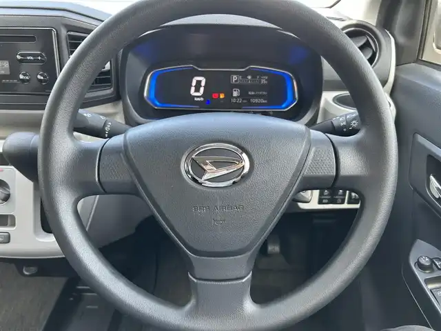 ダイハツ ミラ イース X SAⅢ 群馬県 2019(令1)年 1.1万km ホワイト 純正オーディオ/FM・AM・CD・AUX/LEDヘッドライト/電動格納ミラー/横滑り防止装置/衝突軽減ブレーキ/アイドリングストップ/オートハイビーム/前後コーナーセンサー/取扱説明書/リモコンキー