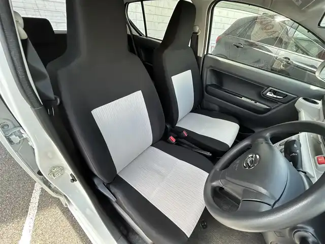 ダイハツ ミラ イース X SAⅢ 群馬県 2019(令1)年 1.1万km ホワイト 純正オーディオ/FM・AM・CD・AUX/LEDヘッドライト/電動格納ミラー/横滑り防止装置/衝突軽減ブレーキ/アイドリングストップ/オートハイビーム/前後コーナーセンサー/取扱説明書/リモコンキー