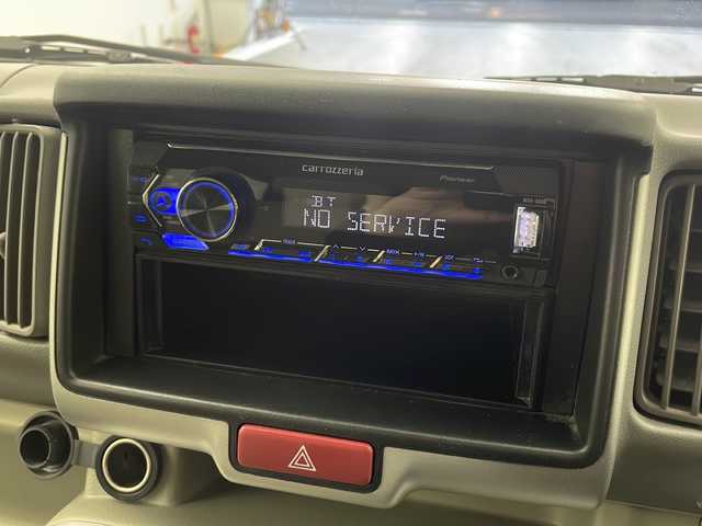 日産 ＮＶ１００クリッパー リオ E 大阪府 2021(令3)年 5.2万km ダークレディッシュブラウンパール/ガングレーM ワンオーナー/Pioneer MVH-5600オーディオシステム/【Bluetooth/USB/スマートフォンリンク】/片側パワースライドドア/片側スライドドア/衝突軽減/車線逸脱警報/パーキングセンサー/アイドリングストップ/D席シートヒーター/ISOFIX/リアサーキュレーター/シガーソケット/スマートキー/スペアキー/ETC/保証書/取扱説明書/点検記録簿