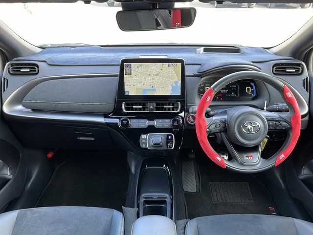 トヨタ アクア GRスポーツ 山口県 2023(令5)年 1.1万km プラチナホワイトパールマイカ 純正ディスプレイオーディオ/・Bluetooth接続/・ナビキッド/・Miracast/・applecarplay/アラウンドビューモニター/ビルトインETC/ドライブレコーダー/ワンオーナー/Toyota Safety Sense/・プリクラッシュセーフティ/・レーントレーシングアシスト/・ロードサインアシスト/・レーダークルーズコントロール/・先行車発進告知機能/・ブラインドスポットモニター/・クリアランスソナー/・リヤクロストラフィックアラート/・パーキングサポートブレーキ/・ドライブモードセレクトスイッチ/ハーフレザーシート/シートヒーター/ステアリングヒーター/純正フロアマット/スマートキー/プッシュスタート/スペアキー1本/純正17インチアルミホイール/純正LEDライト/ドアバイザー/ウィンカーミラー