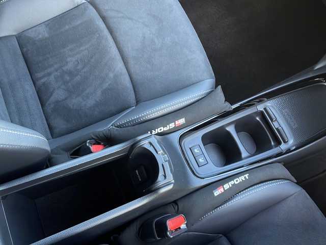 トヨタ アクア GRスポーツ 山口県 2023(令5)年 1.1万km プラチナホワイトパールマイカ 純正ディスプレイオーディオ/・Bluetooth接続/・ナビキッド/・Miracast/・applecarplay/アラウンドビューモニター/ビルトインETC/ドライブレコーダー/ワンオーナー/Toyota Safety Sense/・プリクラッシュセーフティ/・レーントレーシングアシスト/・ロードサインアシスト/・レーダークルーズコントロール/・先行車発進告知機能/・ブラインドスポットモニター/・クリアランスソナー/・リヤクロストラフィックアラート/・パーキングサポートブレーキ/・ドライブモードセレクトスイッチ/ハーフレザーシート/シートヒーター/ステアリングヒーター/純正フロアマット/スマートキー/プッシュスタート/スペアキー1本/純正17インチアルミホイール/純正LEDライト/ドアバイザー/ウィンカーミラー