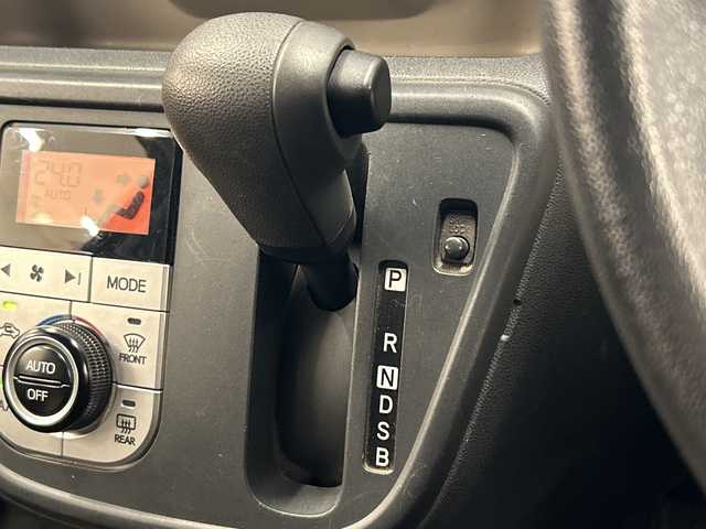 ダイハツ ブーン シルク SAⅡ 岐阜県 2016(平28)年 5.7万km ライムグリーンメタリック 純正ナビ7インチ/プッシュスタート/取扱説明書/アイドリングストップ/スマートキー/バックモニター/前方ドラレコ/レーンキープアシスト/キセノンヘッドライト/衝突軽減システム/コーナーセンサー前後