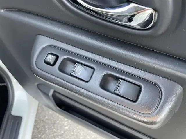 スズキ ジムニー ランドベンチャー 鳥取県 2017(平29)年 6.4万km パールホワイト ４ＷＤ・ターボ/社外ナビ／ＴＶ／ＤＶＤ／ＣＤ／ＢＴ/ＥＴＣ/ドライブレコーダー/レザーシート/前席シートヒーター/モンスタースポーツハイトアップスプリング/（純正車高　プラス20ｍｍ）/スズキスポーツショックアブソーバー/純正１６アルミホイール/キーレスキー/純正フォグランプ/電動格納ミラー/背面タイヤ/スペアキー