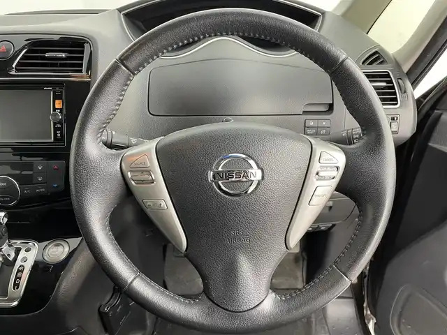 日産 セレナ ハイウェイスター Vセレ+SaftyⅡ 道央・札幌 2015(平27)年 8.1万km インペリアルアンバーP ・４WD/・純正ナビ/　CD/DVD/SD/BT/フルセグ/・アラウンドビューモニター/・ETC/・エマージェンシーブレーキ/・レーンキープアシスト/・両側パワースライドドア/・横滑り防止/・LEDヘッドライト/・フォグライト/・オートライト/・プッシュスタート/・スマートキー/・純正フロアマット/・ドアバイザー/・純正AW/・社外AW付スタッドレス積込（195/65/R15）