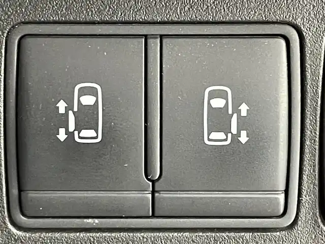 日産 セレナ ハイウェイスター Vセレ+SaftyⅡ 道央・札幌 2015(平27)年 8.1万km インペリアルアンバーP ・４WD/・純正ナビ/　CD/DVD/SD/BT/フルセグ/・アラウンドビューモニター/・ETC/・エマージェンシーブレーキ/・レーンキープアシスト/・両側パワースライドドア/・横滑り防止/・LEDヘッドライト/・フォグライト/・オートライト/・プッシュスタート/・スマートキー/・純正フロアマット/・ドアバイザー/・純正AW/・社外AW付スタッドレス積込（195/65/R15）