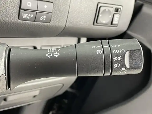 日産 セレナ ハイウェイスター Vセレ+SaftyⅡ 道央・札幌 2015(平27)年 8.1万km インペリアルアンバーP ・４WD/・純正ナビ/　CD/DVD/SD/BT/フルセグ/・アラウンドビューモニター/・ETC/・エマージェンシーブレーキ/・レーンキープアシスト/・両側パワースライドドア/・横滑り防止/・LEDヘッドライト/・フォグライト/・オートライト/・プッシュスタート/・スマートキー/・純正フロアマット/・ドアバイザー/・純正AW/・社外AW付スタッドレス積込（195/65/R15）