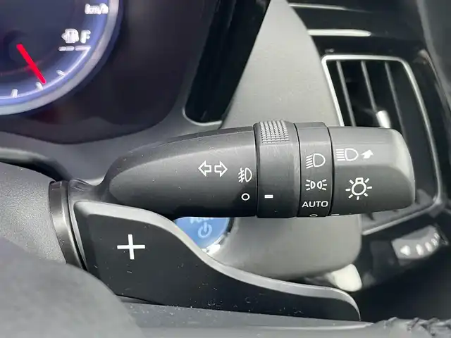トヨタ クラウン ハイブリッド S Cパッケージ 千葉県 2018(平30)年 4.1万km ホワイトパールクリスタルシャイン トヨタセーフティセンス/　衝突軽減ブレーキ/レーンキープアシスト/　レーダークルーズコントロール/オートハイビーム/　ブラインドスポットモニター/クリアランスソナー/ヘッドアップディスプレイ/純正メーカーナビ/　フルセグ/BT/DVD/CD/USB/AUX/バックカメラ/ステアリングスイッチ/パドルシフト/ETC2.0/パワーシート(D/N席)/シートヒーター(D/N席)/電動パーキングブレーキ/ブレーキホールド/LEDヘッドライト/オートライト/フォグライト/スマートキー/プッシュスタート/純正フロアマット/純正17インチAW
