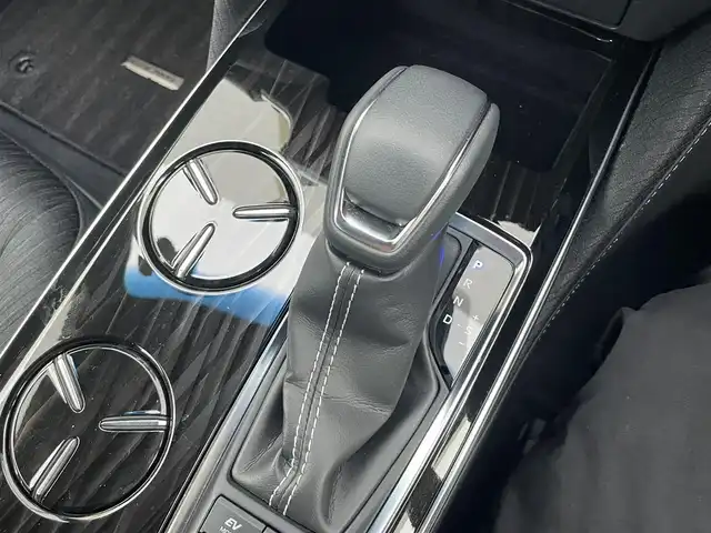 トヨタ クラウン ハイブリッド S Cパッケージ 千葉県 2018(平30)年 4.1万km ホワイトパールクリスタルシャイン トヨタセーフティセンス/　衝突軽減ブレーキ/レーンキープアシスト/　レーダークルーズコントロール/オートハイビーム/　ブラインドスポットモニター/クリアランスソナー/ヘッドアップディスプレイ/純正メーカーナビ/　フルセグ/BT/DVD/CD/USB/AUX/バックカメラ/ステアリングスイッチ/パドルシフト/ETC2.0/パワーシート(D/N席)/シートヒーター(D/N席)/電動パーキングブレーキ/ブレーキホールド/LEDヘッドライト/オートライト/フォグライト/スマートキー/プッシュスタート/純正フロアマット/純正17インチAW