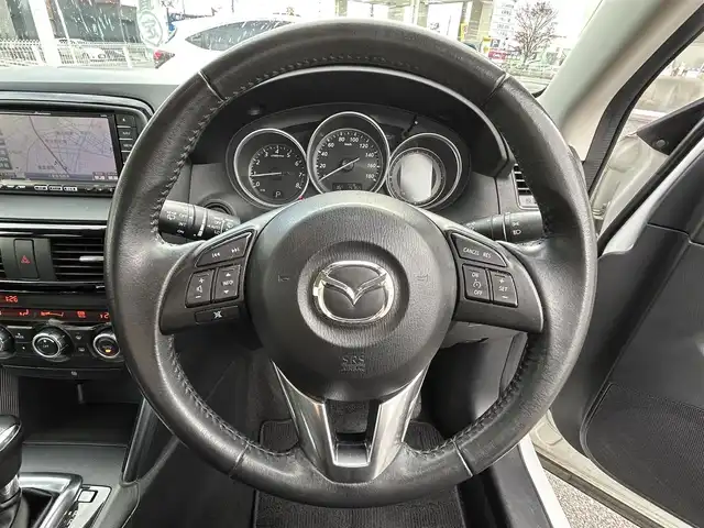 マツダ ＣＸ－５ 20S 三重県 2013(平25)年 6.6万km クリスタルホワイトパールマイカ 登録時65554km/ワンオーナー/社外ナビ(FM/AM/CD/DVD/Bluetooth/フルセグTV)/バックカメラ/ETC/禁煙車/TCS/RVM/i-stop/AFS/クルーズコントロール/社外フロアマット/スペアキー1本/AUTOライト(LED)/フォグランプ(LED)/12V120W/プッシュスタート/電格ミラー