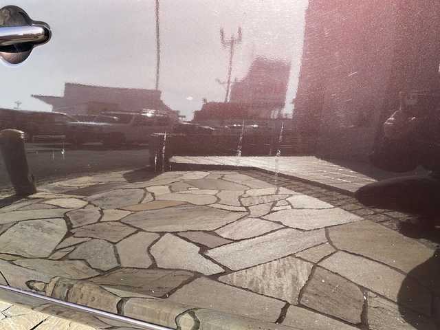 日産 キューブ 15X Vセレクション 静岡県 2009(平21)年 12.8万km デザートアンバー 社外メモリナビ/・CD/・DVD/・フルセグＴＶ/・AM/・FM/主要装備/・衝突軽減/・横滑り防止装置/・レーンキープ/・ETC/・純正フロアマット/・社外アルミホイール/・LEDヘッドライト/・オートライト/・フォグランプ/・オートエアコン/・スマートキー/・プッシュスタート