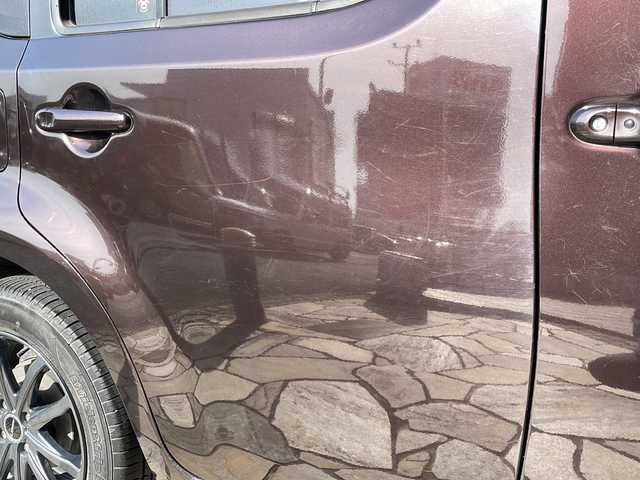 日産 キューブ 15X Vセレクション 静岡県 2009(平21)年 12.8万km デザートアンバー 社外メモリナビ/・CD/・DVD/・フルセグＴＶ/・AM/・FM/主要装備/・衝突軽減/・横滑り防止装置/・レーンキープ/・ETC/・純正フロアマット/・社外アルミホイール/・LEDヘッドライト/・オートライト/・フォグランプ/・オートエアコン/・スマートキー/・プッシュスタート