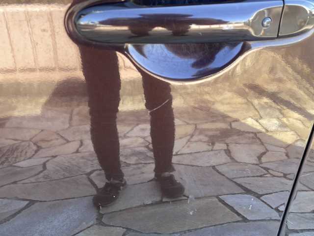 日産 キューブ 15X Vセレクション 静岡県 2009(平21)年 12.8万km デザートアンバー 社外メモリナビ/・CD/・DVD/・フルセグＴＶ/・AM/・FM/主要装備/・衝突軽減/・横滑り防止装置/・レーンキープ/・ETC/・純正フロアマット/・社外アルミホイール/・LEDヘッドライト/・オートライト/・フォグランプ/・オートエアコン/・スマートキー/・プッシュスタート