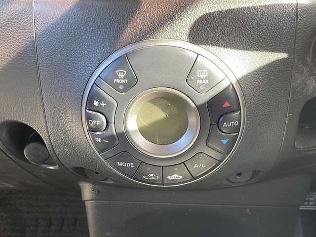 日産 キューブ 15X Vセレクション 静岡県 2009(平21)年 12.8万km デザートアンバー 社外メモリナビ/・CD/・DVD/・フルセグＴＶ/・AM/・FM/主要装備/・衝突軽減/・横滑り防止装置/・レーンキープ/・ETC/・純正フロアマット/・社外アルミホイール/・LEDヘッドライト/・オートライト/・フォグランプ/・オートエアコン/・スマートキー/・プッシュスタート