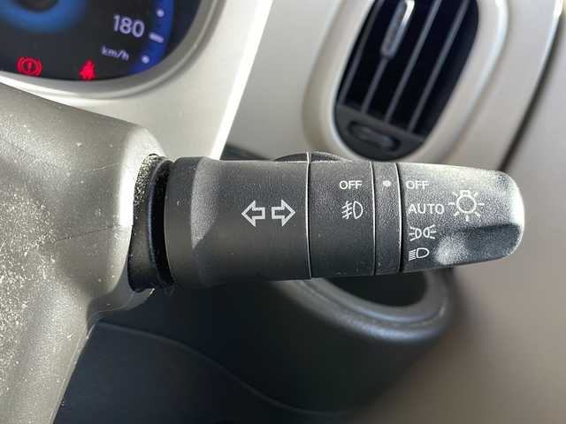 日産 キューブ 15X Vセレクション 静岡県 2009(平21)年 12.8万km デザートアンバー 社外メモリナビ/・CD/・DVD/・フルセグＴＶ/・AM/・FM/主要装備/・衝突軽減/・横滑り防止装置/・レーンキープ/・ETC/・純正フロアマット/・社外アルミホイール/・LEDヘッドライト/・オートライト/・フォグランプ/・オートエアコン/・スマートキー/・プッシュスタート