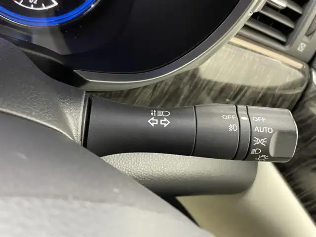 日産 エルグランド 250HWS S アーバンクロム ホワイトレザー 熊本県 2017(平29)年 7万km ファントムブラック 純正ナビ（ＢＴ・フルセグＴＶ・AUX）　/全方位カメラ　/純正前方ドライブレコーダー/100V充電/障害物センサー　/クルーズコントロール　/横滑り防止　/アクセル踏み間違い防止　/ETC　/両側電動スライドドア　/パワーバックドア/オットマン/白レザーシート　/Wエアコン　/前席シートヒーター/前席パワーシート/オートライト/LEDヘッドライト/フォグライト/スマートキー/プッシュスタート/スペアキー1本/取扱説明書