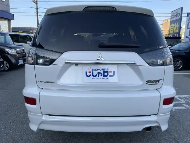 三菱 アウトランダー ROADEST 20G 兵庫県 2011(平23)年 6万km シルキーホワイト 社外ナビ(SD、DVD.)/フルセグTV/パドルシフト/ハーフレザーシート/バックカメラ/革巻きステアリング/電格ミラー/ミラーウィンカー/アンダーミラー/純正フロアマット/純正アルミホイール/ドアバイザー/フォグランプ/ＥＴＣ/取扱説明書/保証書