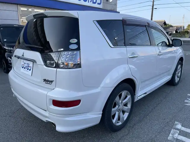 三菱 アウトランダー ROADEST 20G 兵庫県 2011(平23)年 6万km シルキーホワイト 社外ナビ(SD、DVD.)/フルセグTV/パドルシフト/ハーフレザーシート/バックカメラ/革巻きステアリング/電格ミラー/ミラーウィンカー/アンダーミラー/純正フロアマット/純正アルミホイール/ドアバイザー/フォグランプ/ＥＴＣ/取扱説明書/保証書