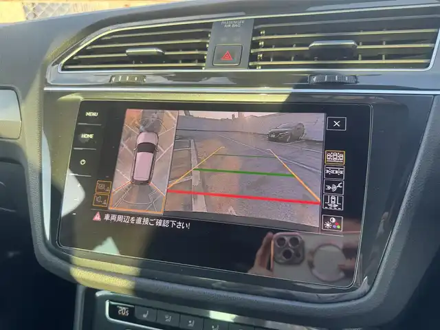 フォルクスワーゲン ティグアン TDI 4モーション Rライン ブラックスタイル 広島県 2018(平30)年 5.8万km ディープブラックパールエフェクト 走行距離57571km（入庫時）/450台限定特別仕様車/新車ワンオーナー/LEDヘッドランプ/純正19インチ5本ツインスポークブラック塗装アルミホイール/「R」ロゴ入チタンブラック革シート/運転席パワーシート/運転席&助手席トップコンフォートシート/運転席&助手席&後席シートヒーター/「R」エンブレム付革巻きスポーツステアリングホイール/アクティブインフォディスプレイ（12.3インチ液晶メーター）/ヘッドアップディスプレイ/パワーバックドア/DiscoverProナビゲーションシステム/・SSDナビゲーションシステム/・9インチタッチスクリーン/・フルセグテレビ/・CD&DVD再生可/・ETC2.0/リアビュー&アラウンドビューカメラ/オールインセーフティ（予防安全装備）/・アクティブクルーズコントロール/・レーンキープアシスト/・渋滞時追従支援システム/・レーンチェンジアシストシステム/・駐車支援システム/・パークディスタンスコントロール/・オプティカルパーキングシステムなど/アダプティブシャーシコントロール/スマートキー×2/フロアマット/新車保証書有/取扱説明書有