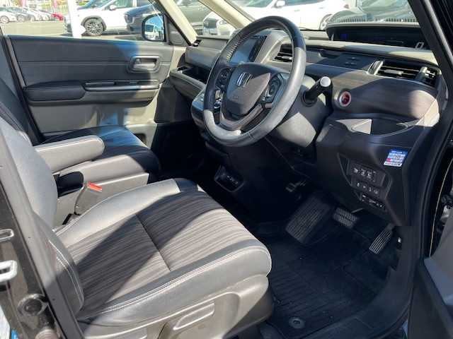 ホンダ フリード ハイブリット EX 長崎県 2016(平28)年 5.5万km クリスタルブラックパール 純正メモリーナビ/CD/DVD/BT/HDMI/USB/フルセグTV/バックカメラ/両側パワースライドドア/ホンダセンシング/レーダークルーズコントロール/レーンキープアシスト/ハーフレザーシート/D/N席シートヒーター/ドライブレコーダー前後/ステアリングスイッチ/LEDヘッドライト/ビルトインETC