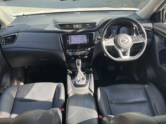 日産 エクストレイル 20Xi Vセレクション 大阪府 2021(令3)年 5.6万km ブリリアントホワイトパール ワンオーナー/純正ナビ/フルセグテレビ/BTオーディオ/CD/DVD/全方位カメラ/前席パワーシート/全席シートヒーター/パワーバックドア/ETC/LEDヘッドライト/純正18インチAW/純正フロアマット/電動パーキングブレーキ/プロパイロット