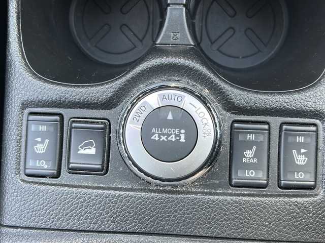 日産 エクストレイル 20Xi Vセレクション 大阪府 2021(令3)年 5.6万km ブリリアントホワイトパール ワンオーナー/純正ナビ/フルセグテレビ/BTオーディオ/CD/DVD/全方位カメラ/前席パワーシート/全席シートヒーター/パワーバックドア/ETC/LEDヘッドライト/純正18インチAW/純正フロアマット/電動パーキングブレーキ/プロパイロット