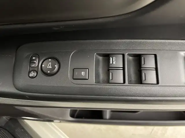 ホンダ Ｎ ＢＯＸ スラッシュ G Lパッケージ 鹿児島県 2017(平29)年 5.7万km パール ワンオーナー/禁煙者/純正ナビ/CD/DVD/BTオーディオ/フルセグテレビ/バックカメラ/純正フロアマット/USB/ビルトインETC/オートエアコン/ステアリングスイッチ