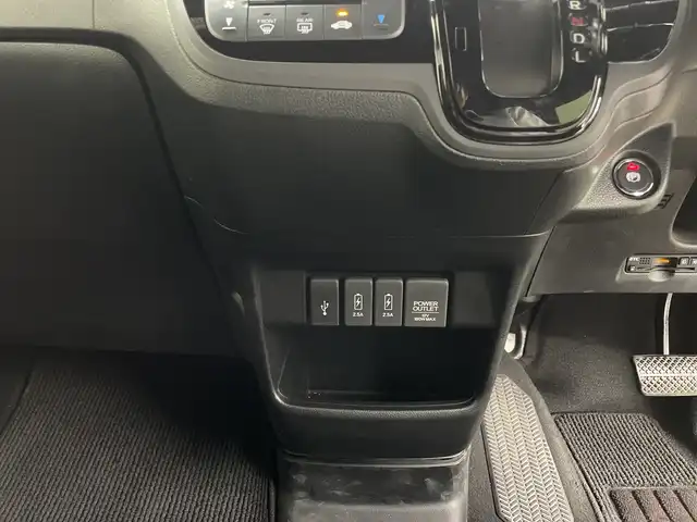 ホンダ Ｎ ＢＯＸ スラッシュ G Lパッケージ 鹿児島県 2017(平29)年 5.7万km パール ワンオーナー/禁煙者/純正ナビ/CD/DVD/BTオーディオ/フルセグテレビ/バックカメラ/純正フロアマット/USB/ビルトインETC/オートエアコン/ステアリングスイッチ