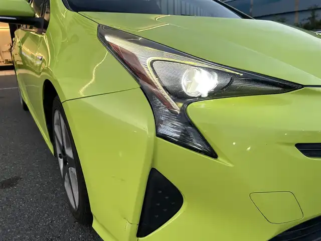 トヨタ プリウス S ツーリングセレクション 茨城県 2016(平28)年 12.3万km サーモテクトライムグリーン 純正SDナビ/【AM/FM/TV/BT】/バックカメラ/LEDヘッドランプ/オートライト/純正17インチホイール/純正フロアマット/AAC/ビルトインETC/横滑り防止装置/カーテンエアバック/スマートキー/保証書/取扱説明書/スペアキー