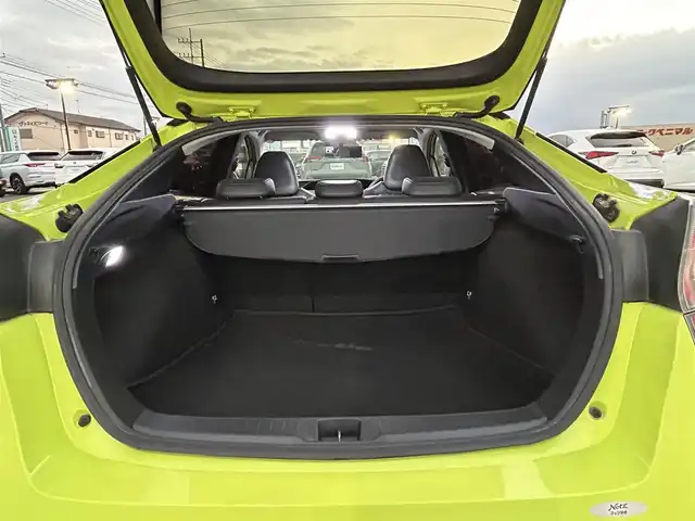 トヨタ プリウス S ツーリングセレクション 茨城県 2016(平28)年 12.3万km サーモテクトライムグリーン 純正SDナビ/【AM/FM/TV/BT】/バックカメラ/LEDヘッドランプ/オートライト/純正17インチホイール/純正フロアマット/AAC/ビルトインETC/横滑り防止装置/カーテンエアバック/スマートキー/保証書/取扱説明書/スペアキー