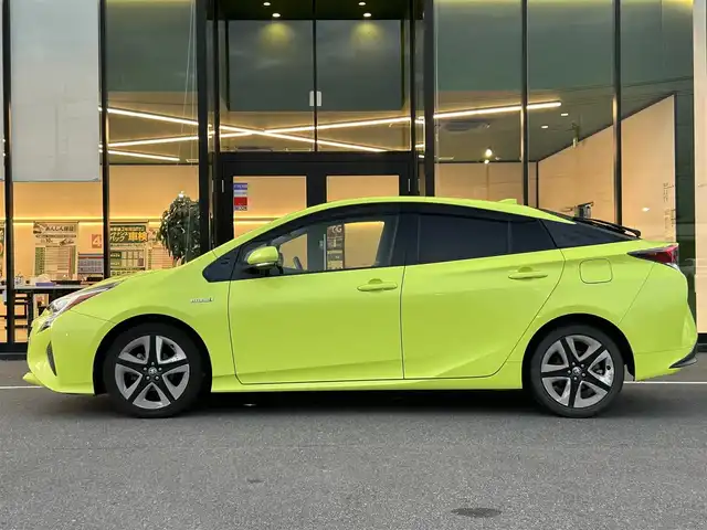 トヨタ プリウス S ツーリングセレクション 茨城県 2016(平28)年 12.3万km サーモテクトライムグリーン 純正SDナビ/【AM/FM/TV/BT】/バックカメラ/LEDヘッドランプ/オートライト/純正17インチホイール/純正フロアマット/AAC/ビルトインETC/横滑り防止装置/カーテンエアバック/スマートキー/保証書/取扱説明書/スペアキー