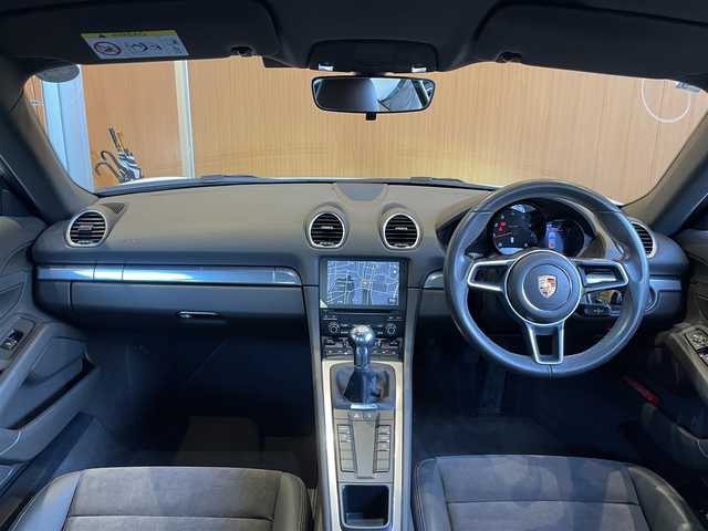 ポルシェ ７１８ケイマン 宮城県 2018(平30)年 1.8万km 白 ワンオーナー/純正ナビゲーションシステム/バックセンサー/Bluetooth機能/ハーフレザーシート/キセノンヘッドライト/オートライト/バックフォグランプ/純正18インチAW/キーレスキー/ETC2.0車載器