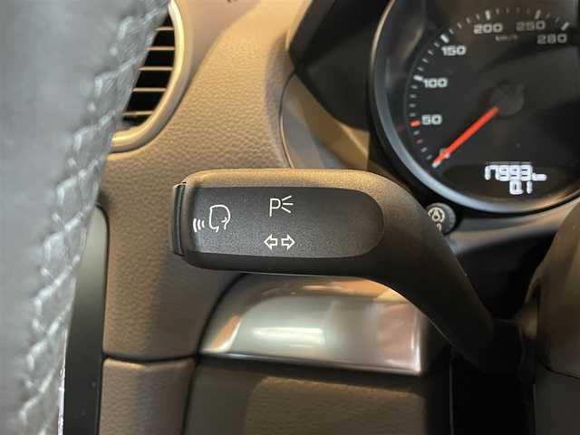 ポルシェ ７１８ケイマン 宮城県 2018(平30)年 1.8万km 白 ワンオーナー/純正ナビゲーションシステム/バックセンサー/Bluetooth機能/ハーフレザーシート/キセノンヘッドライト/オートライト/バックフォグランプ/純正18インチAW/キーレスキー/ETC2.0車載器