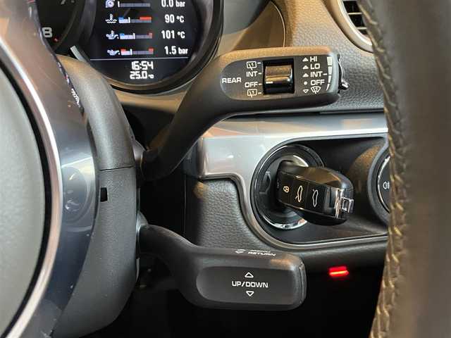 ポルシェ ７１８ケイマン 宮城県 2018(平30)年 1.8万km 白 ワンオーナー/純正ナビゲーションシステム/バックセンサー/Bluetooth機能/ハーフレザーシート/キセノンヘッドライト/オートライト/バックフォグランプ/純正18インチAW/キーレスキー/ETC2.0車載器