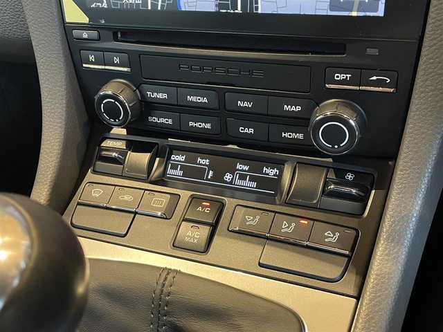 ポルシェ ７１８ケイマン 宮城県 2018(平30)年 1.8万km 白 ワンオーナー/純正ナビゲーションシステム/バックセンサー/Bluetooth機能/ハーフレザーシート/キセノンヘッドライト/オートライト/バックフォグランプ/純正18インチAW/キーレスキー/ETC2.0車載器