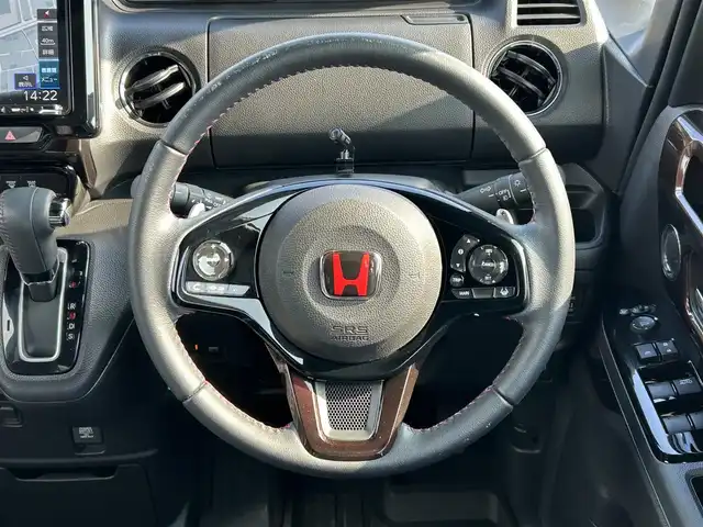 ホンダ Ｎ ＢＯＸ カスタム L ターボ コーディネートスタイル 愛媛県 2021(令3)年 5.3万km プレミアムクリスタルレッドM 登録時走行距離：52267km/社外ナビ/CD/DVD/BT/フルセグTV/HDMI/ETC/バックカメラ/デジタルインナーミラー/パドルシフト/追従クルコン/レーンキープアシスト/パーキングアシスト/衝突軽減システム/横滑り防止装置/盗難防止装置/両側パワスラ/社外エアロ(F/S/R)/LEDヘッドライト/LEDフォグランプ/オートライト/エンジンスタートボタン/スマートキー/純正アルミホイール