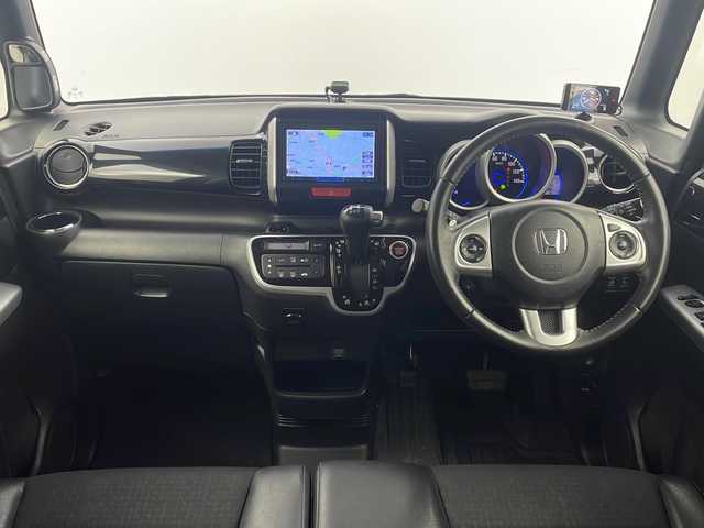 ホンダ Ｎ ＢＯＸ カスタム G ターボ Lパッケージ 栃木県 2015(平27)年 5.8万km スマートブラック KENWOOD7インチナビ/【CD/DVD/フルセグTV】/あんしんパッケージ/シティブレーキアクティブシステム/・低速域衝突軽減ブレーキ＋誤発進抑制機能/ハーフレザーシート/両側パワースライドドア/ディスチャージヘッドライト/バックカメラ/ETC/純正フロアマット/ドアバイザー/スーパーＵＶカットフロントドアガラス/　ＩＲカットフロントウィンドウ・フロントドアガラス/リア席サンシェード/純正15インチアルミホイール/プッシュスタート/ステアリングリモコン/スペアキー1本