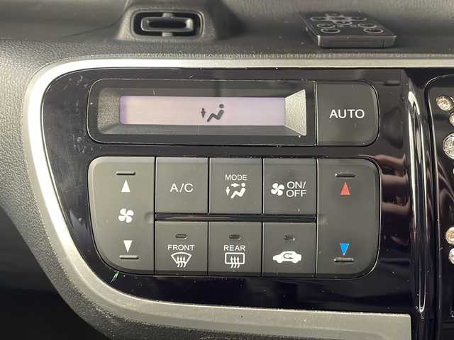 ホンダ Ｎ ＢＯＸ カスタム G ターボ Lパッケージ 栃木県 2015(平27)年 5.8万km スマートブラック KENWOOD7インチナビ/【CD/DVD/フルセグTV】/あんしんパッケージ/シティブレーキアクティブシステム/・低速域衝突軽減ブレーキ＋誤発進抑制機能/ハーフレザーシート/両側パワースライドドア/ディスチャージヘッドライト/バックカメラ/ETC/純正フロアマット/ドアバイザー/スーパーＵＶカットフロントドアガラス/　ＩＲカットフロントウィンドウ・フロントドアガラス/リア席サンシェード/純正15インチアルミホイール/プッシュスタート/ステアリングリモコン/スペアキー1本