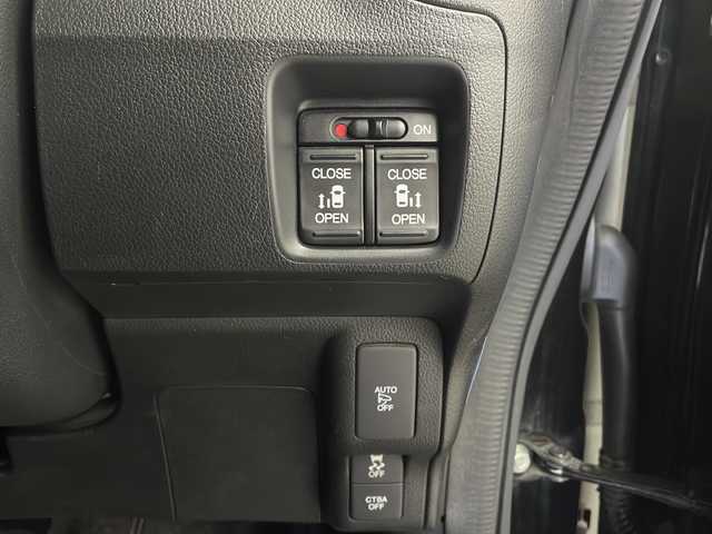 ホンダ Ｎ ＢＯＸ カスタム G ターボ Lパッケージ 栃木県 2015(平27)年 5.8万km スマートブラック KENWOOD7インチナビ/【CD/DVD/フルセグTV】/あんしんパッケージ/シティブレーキアクティブシステム/・低速域衝突軽減ブレーキ＋誤発進抑制機能/ハーフレザーシート/両側パワースライドドア/ディスチャージヘッドライト/バックカメラ/ETC/純正フロアマット/ドアバイザー/スーパーＵＶカットフロントドアガラス/　ＩＲカットフロントウィンドウ・フロントドアガラス/リア席サンシェード/純正15インチアルミホイール/プッシュスタート/ステアリングリモコン/スペアキー1本