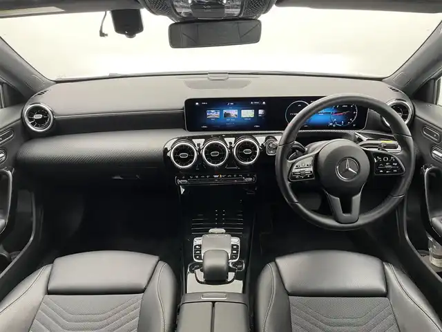 メルセデス・ベンツ Ａ２００ｄ 愛知県 2019(令1)年 4.5万km ポーラホワイト 純正１０．２５型ナビ　バックカメラ　禁煙車　シートヒーター　ハーフレザー　ナビゲーションパッケージ　レーダーセーフティパッケージ　ＢＳＭ　衝突軽減　追従クルコン　ＥＴＣ２．０　ドラレコ　ＬＥＤライト